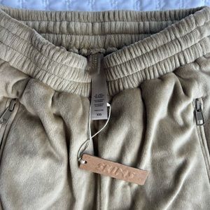 NWT SKIMS velour joggers